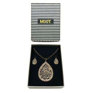 MIXIT Teardrop Pendant Necklace Earring Set Rhinestone Gold Tone Floral Pattern